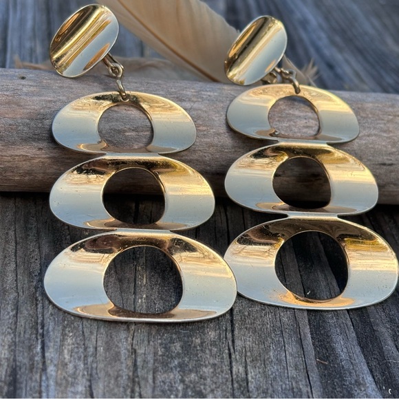 Vintage Napier Tiered Oval Clip On Earrings! - Picture 5 of 8